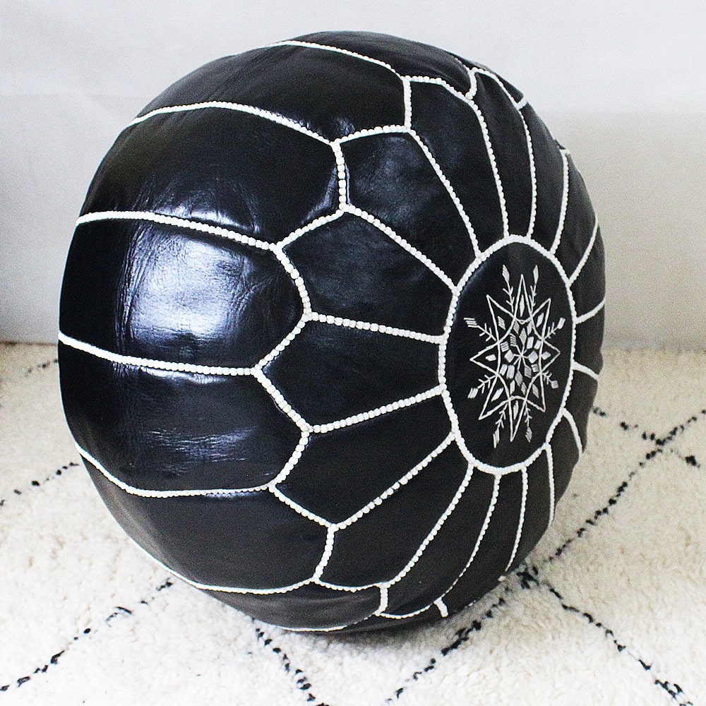 Pouf Marrakech cuir brodé noir